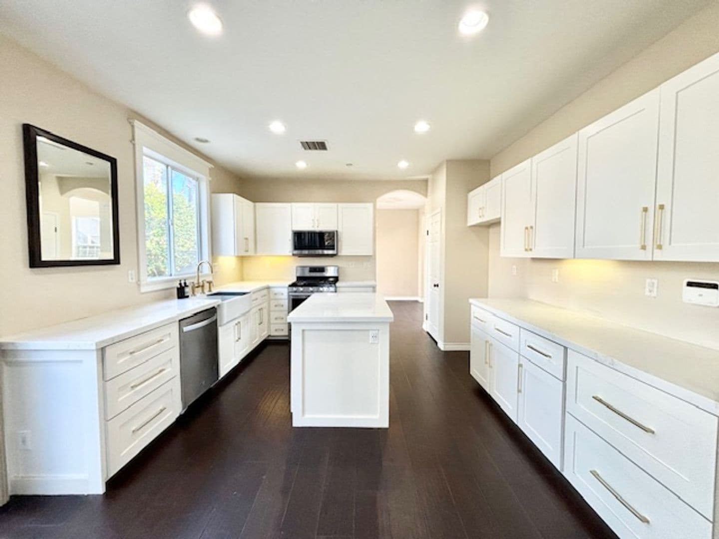 Oxnard Apartment: 417 Morado Pl