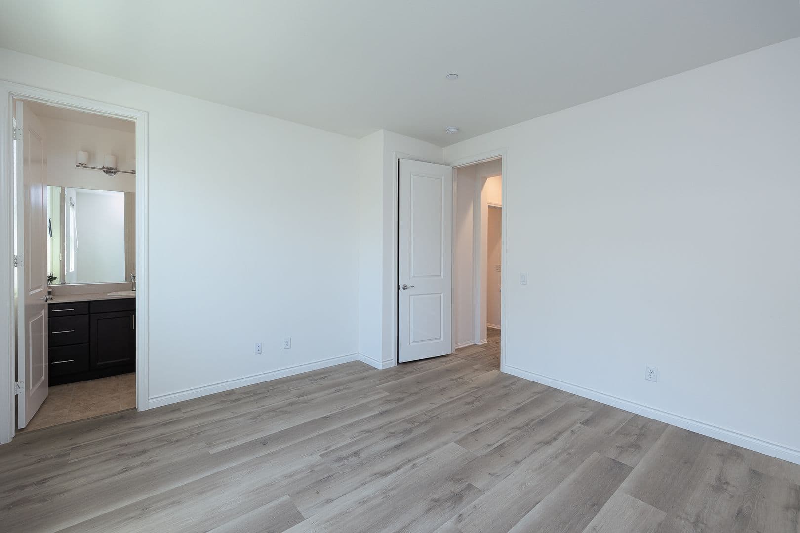 Camarillo House: 413 Castiano St