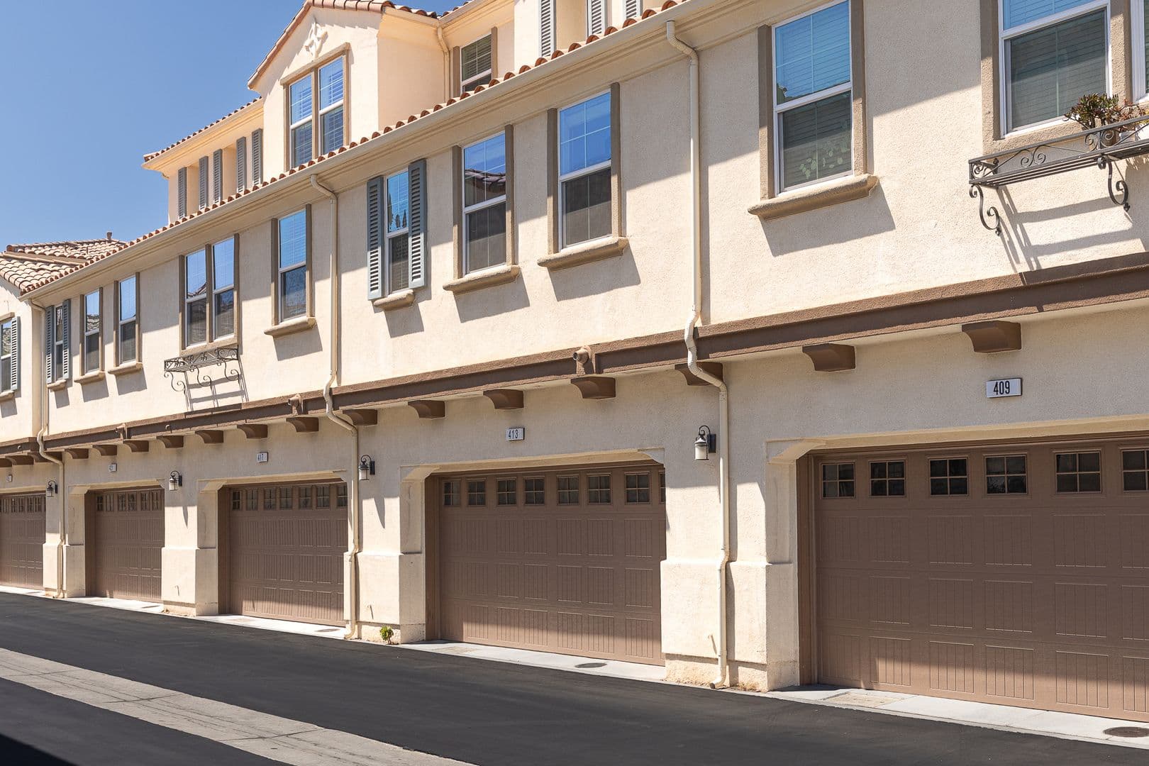 Camarillo House: 413 Castiano St
