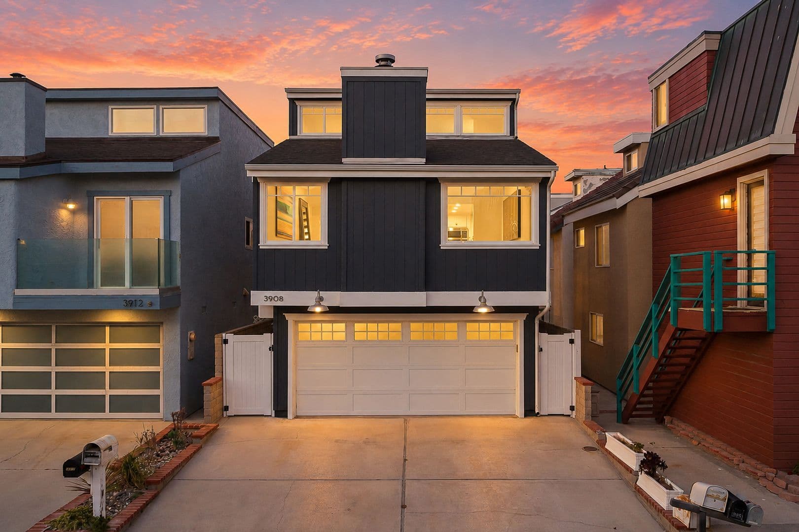 Oxnard House: 3908 Ocean Dr