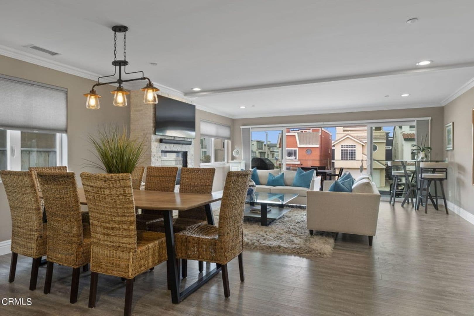 Oxnard Apartment: 104 La Brea St