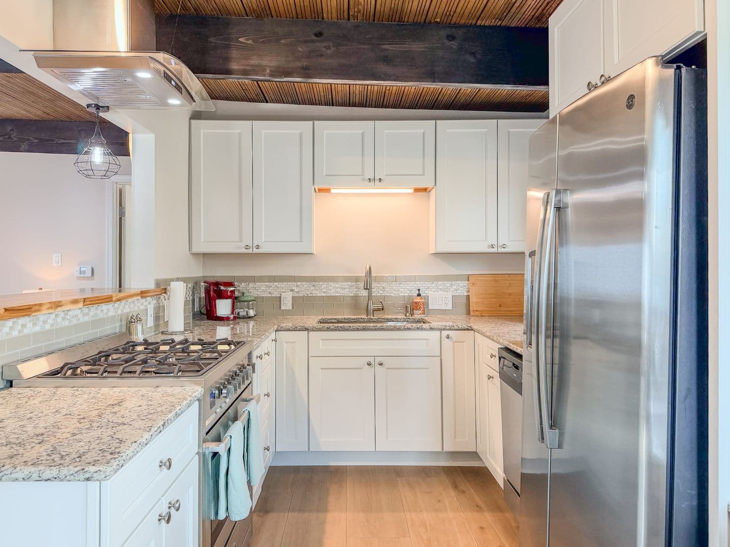 Ventura House: 1327 Devon Ln