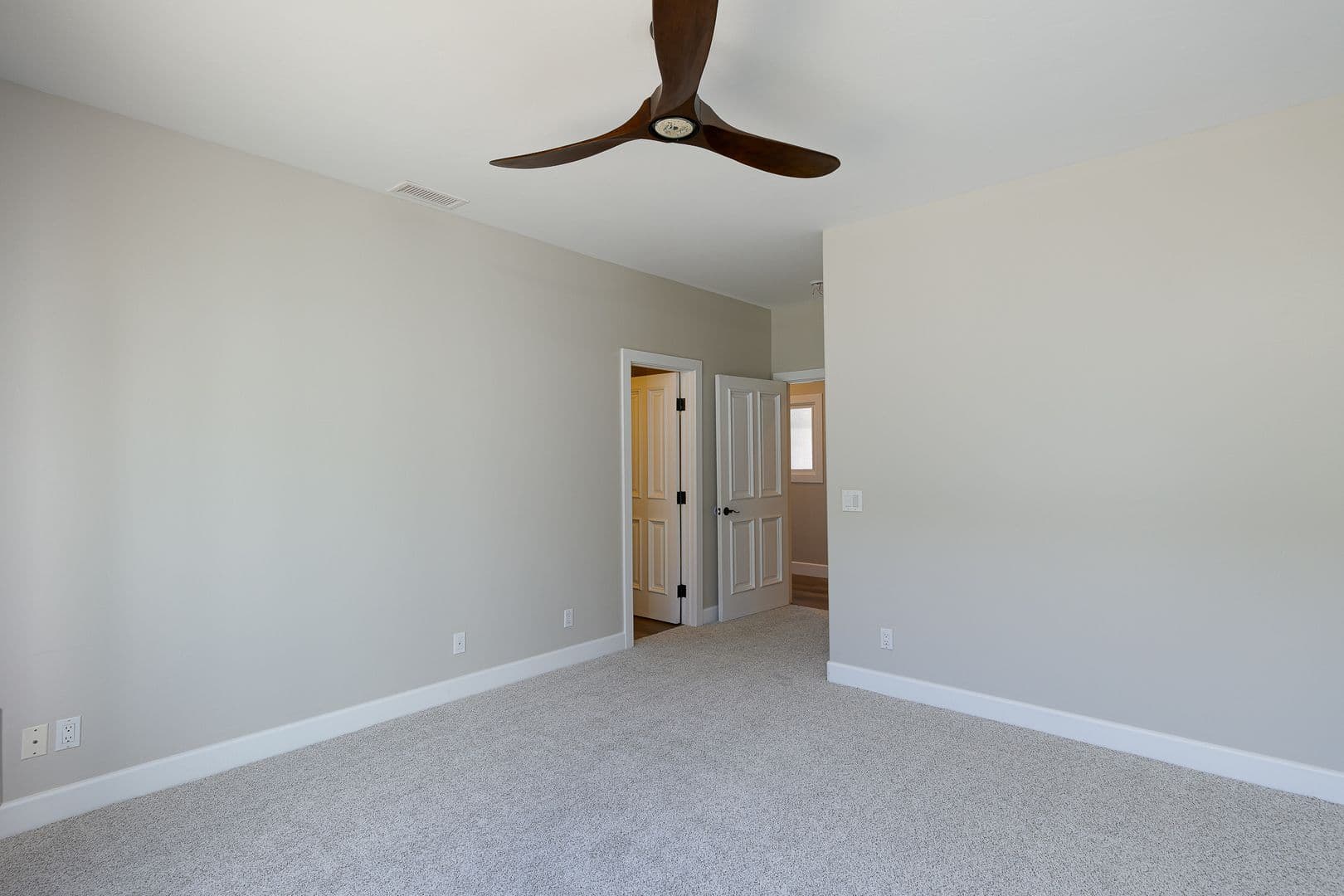 Oxnard House: 4211 W Hemlock St