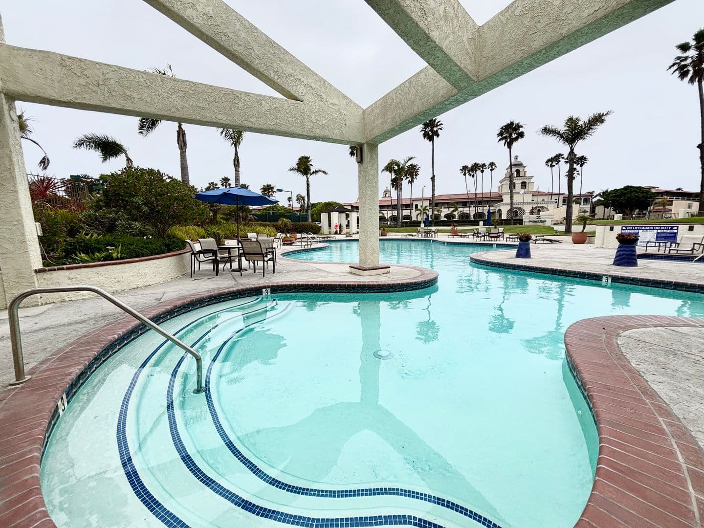 Oxnard House: 2287 Martinique Ln