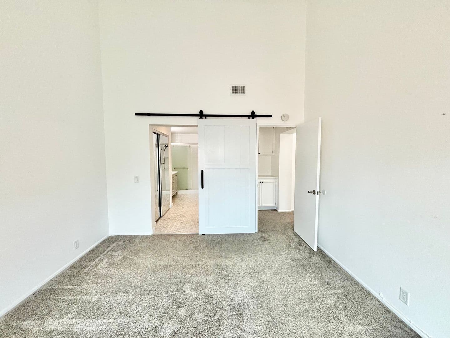 Oxnard House: 2287 Martinique Ln