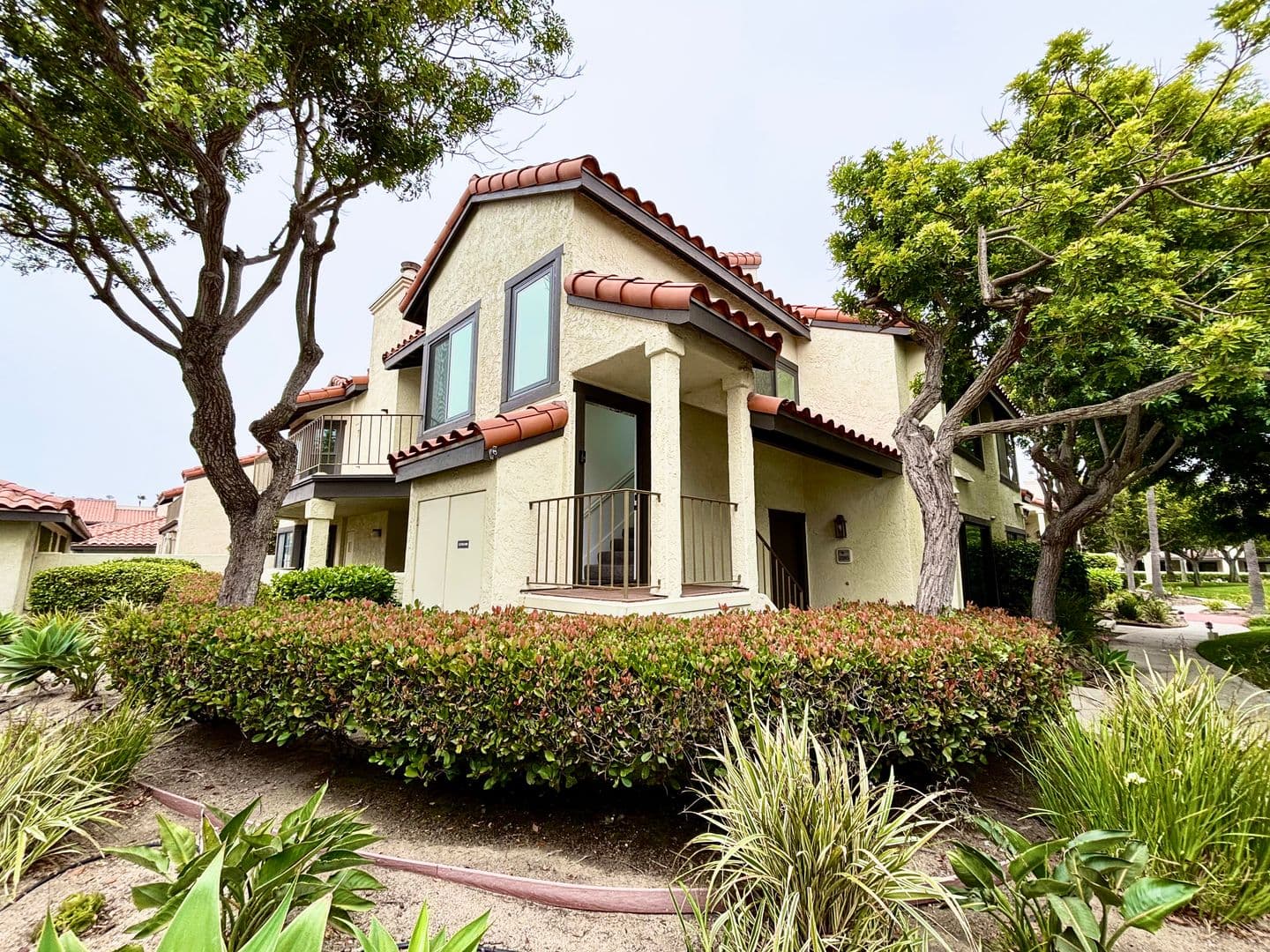 Oxnard House: 2287 Martinique Ln