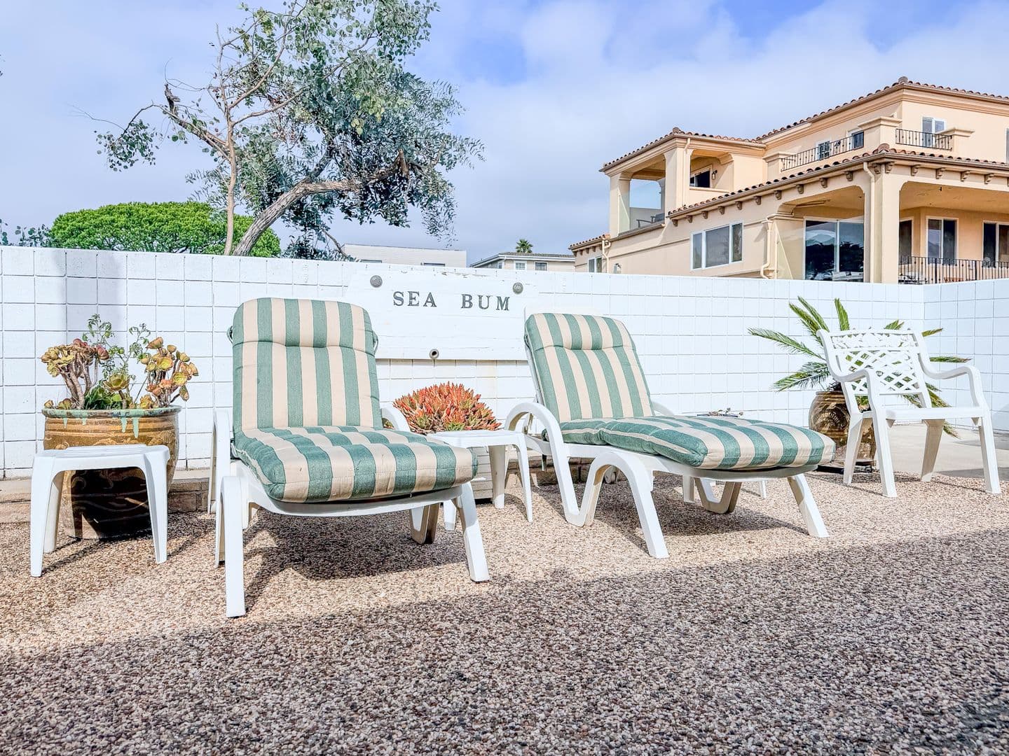Ventura House: 1327 Devon Ln