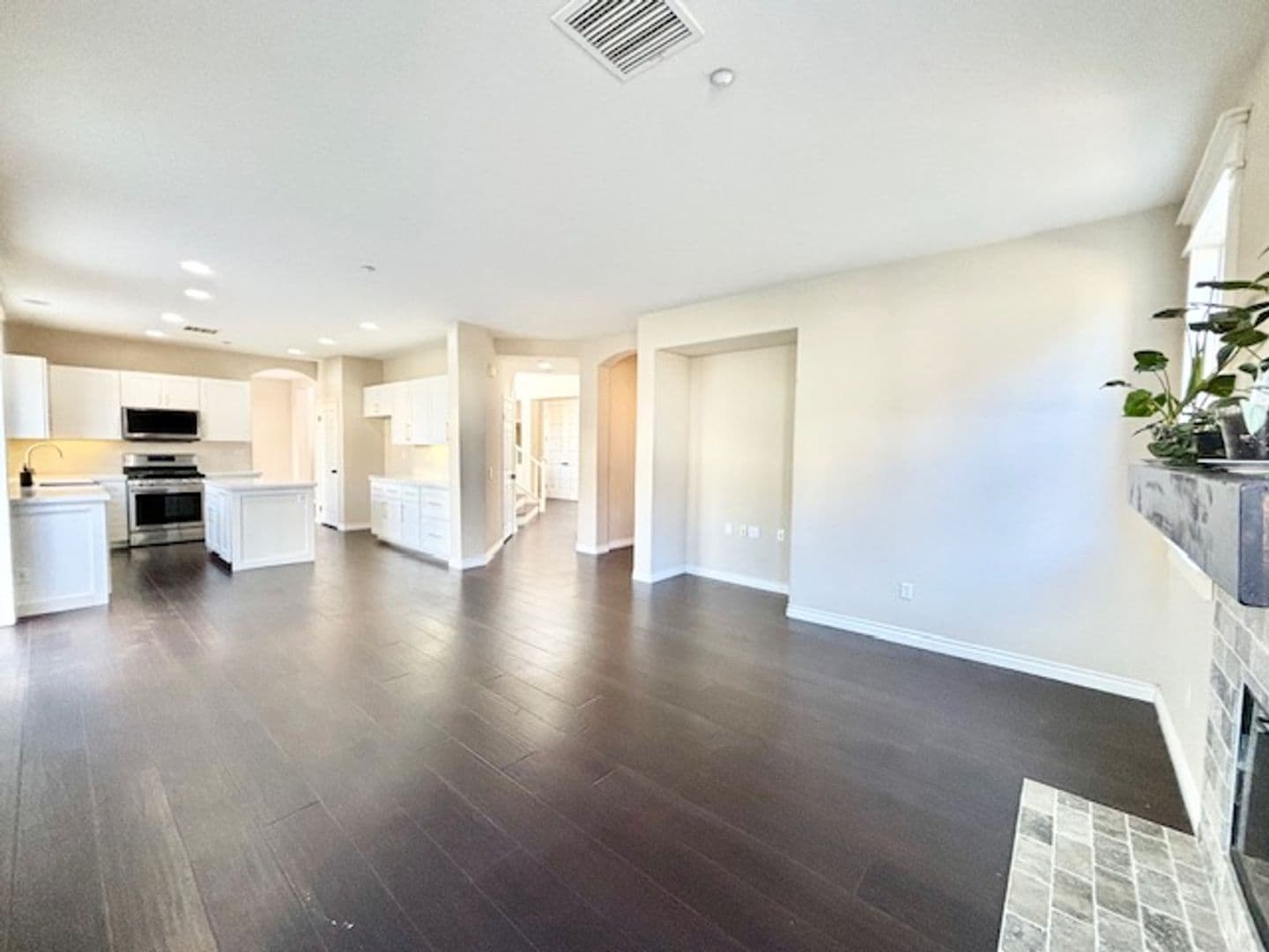 Oxnard Apartment: 417 Morado Pl
