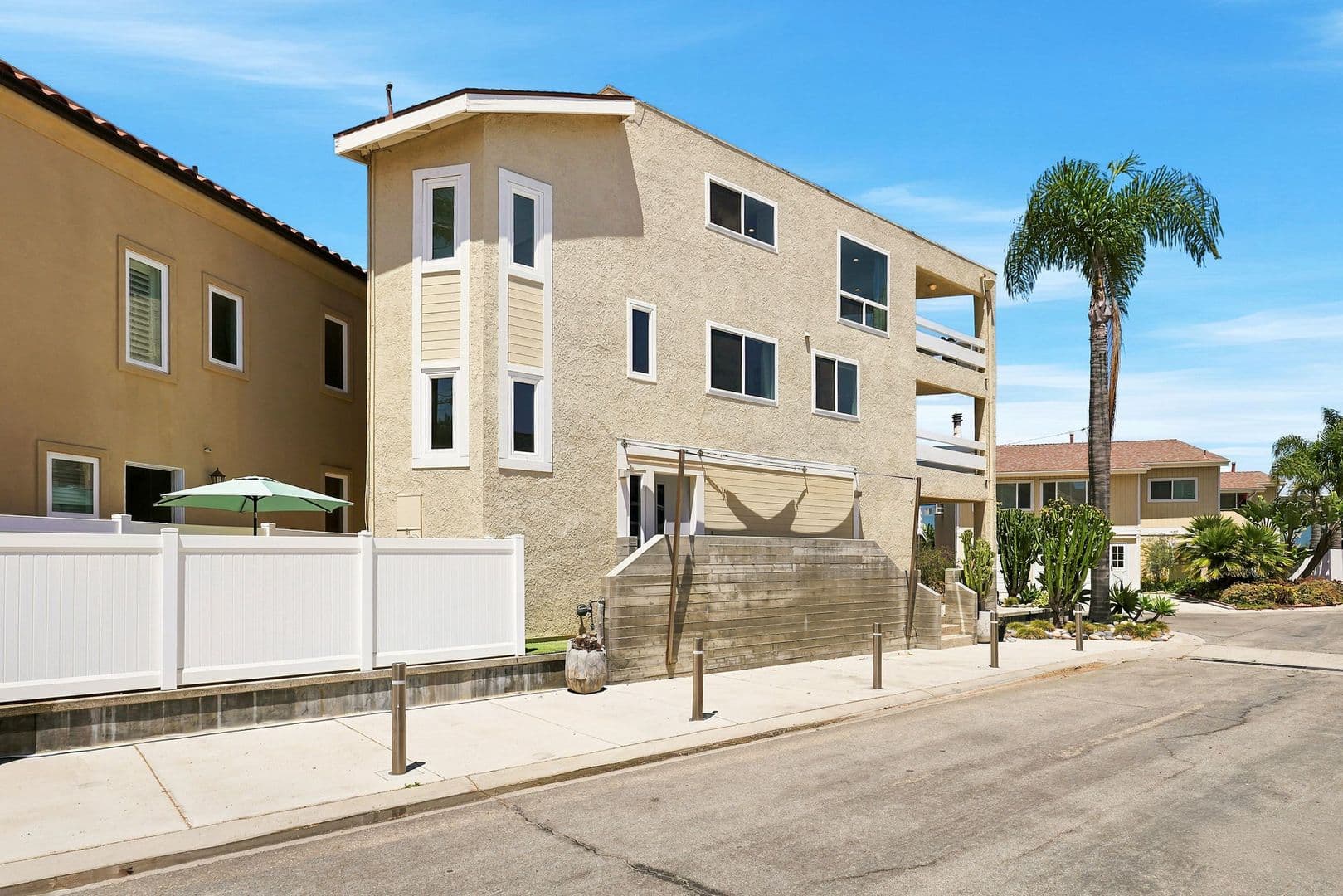 Oxnard House: 2301 Chico Ct