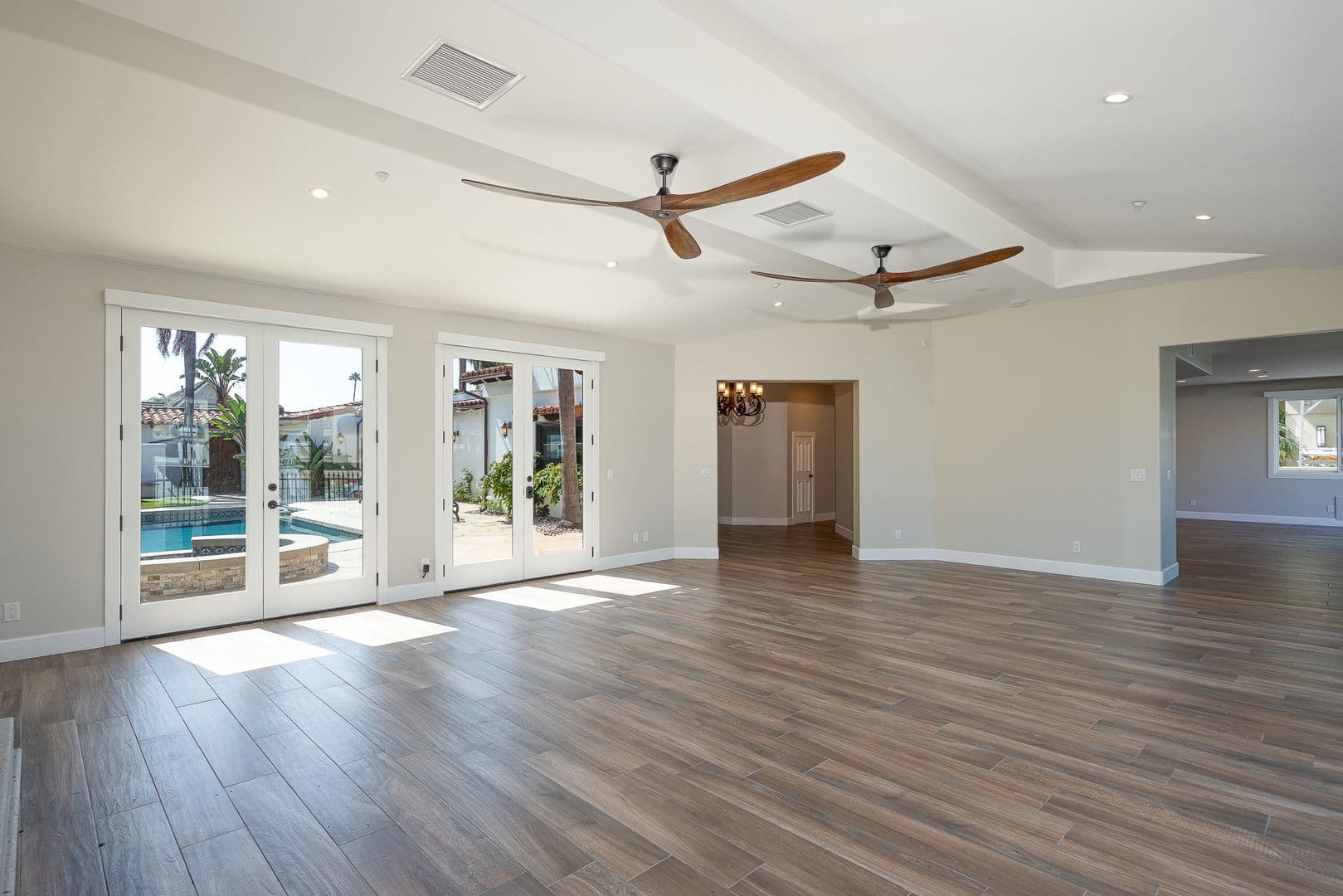 Oxnard House: 4211 W Hemlock St