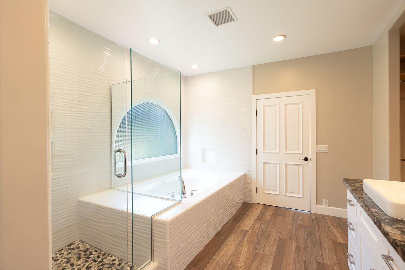 Oxnard House: 4211 W Hemlock St