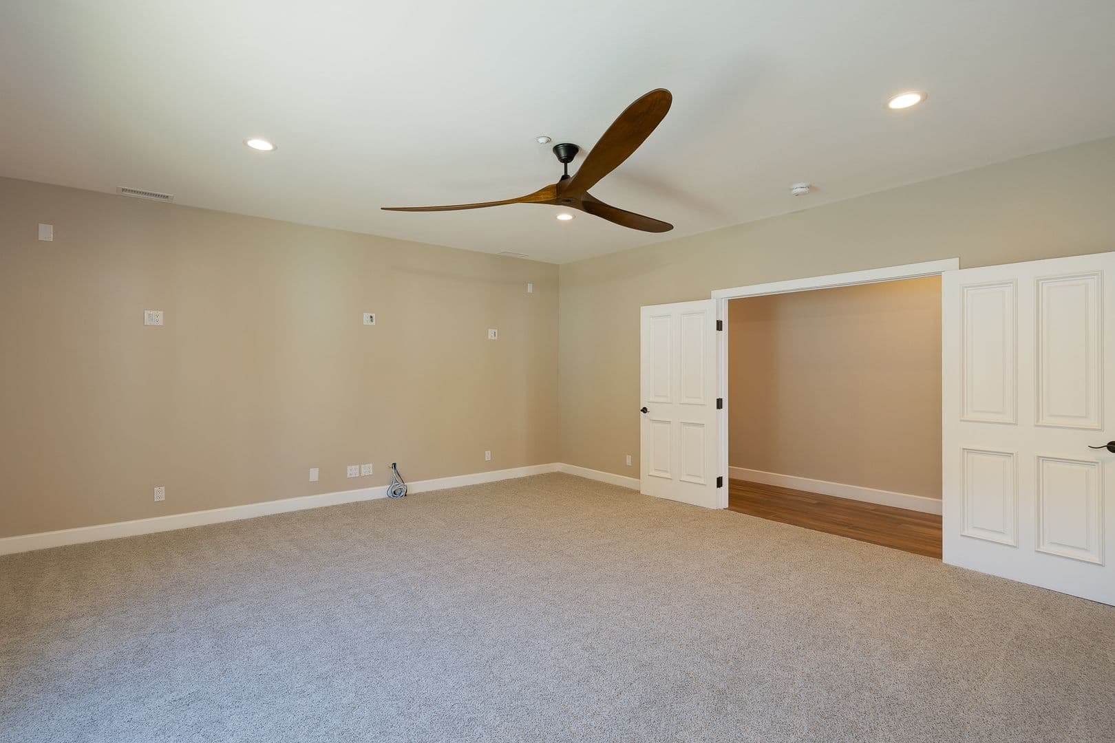 Oxnard House: 4211 W Hemlock St
