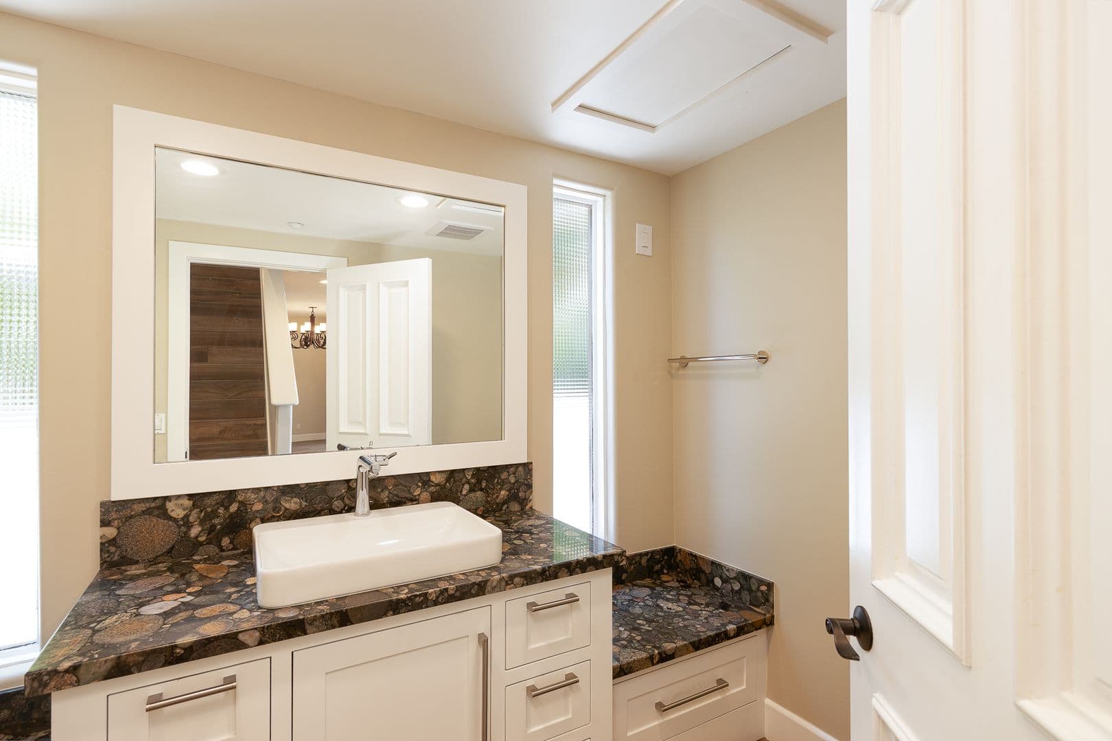Oxnard House: 4211 W Hemlock St