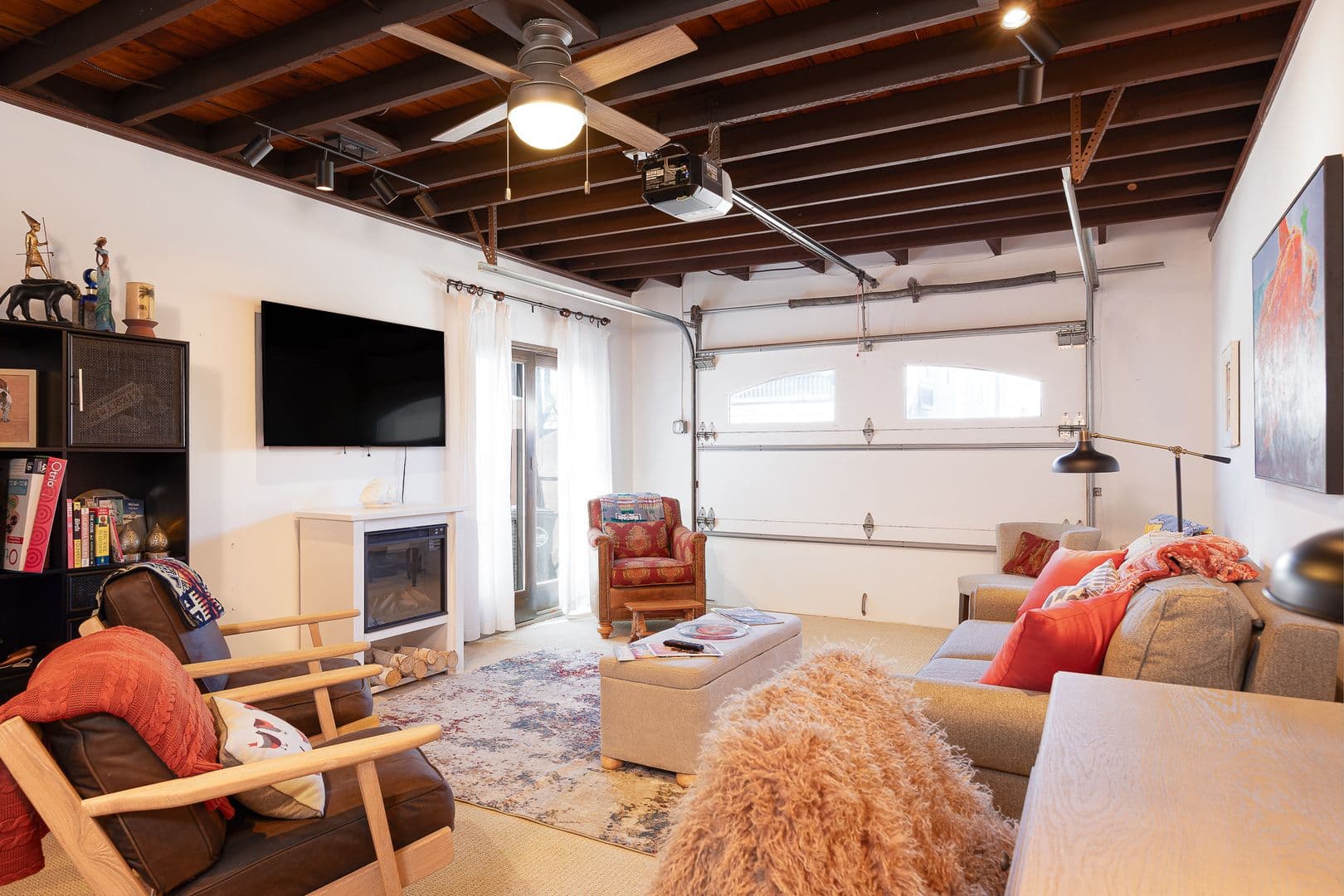 Oxnard House: 108 Eagle Rock Ave
