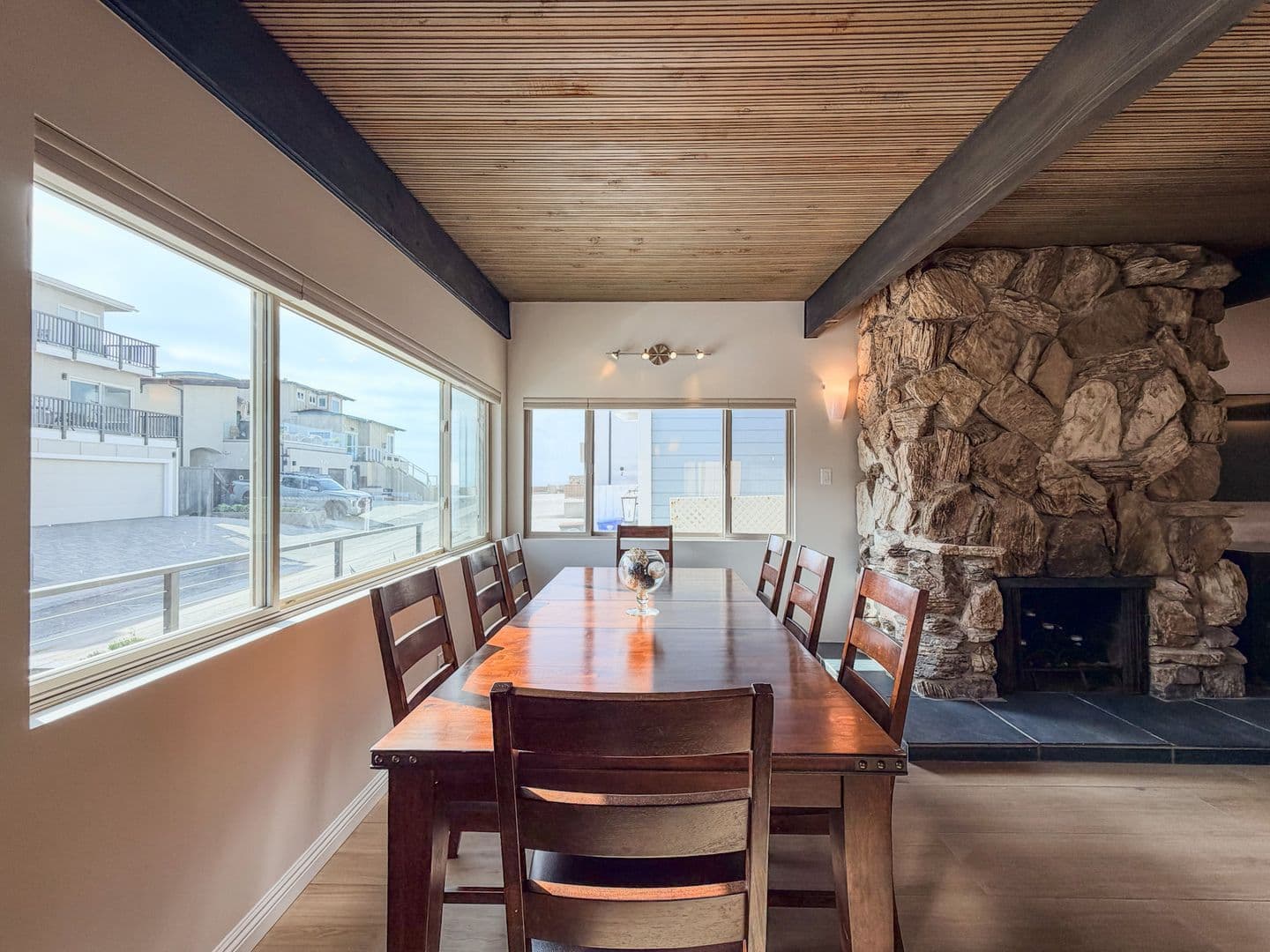 Ventura House: 1327 Devon Ln