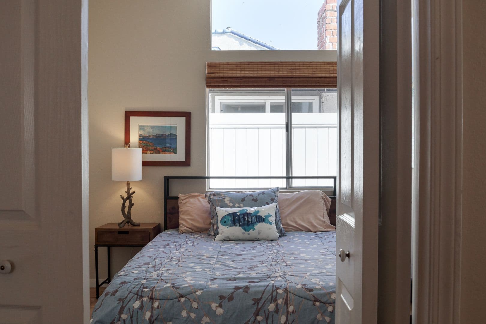 Oxnard Apartment: 207 Rossmore Drive