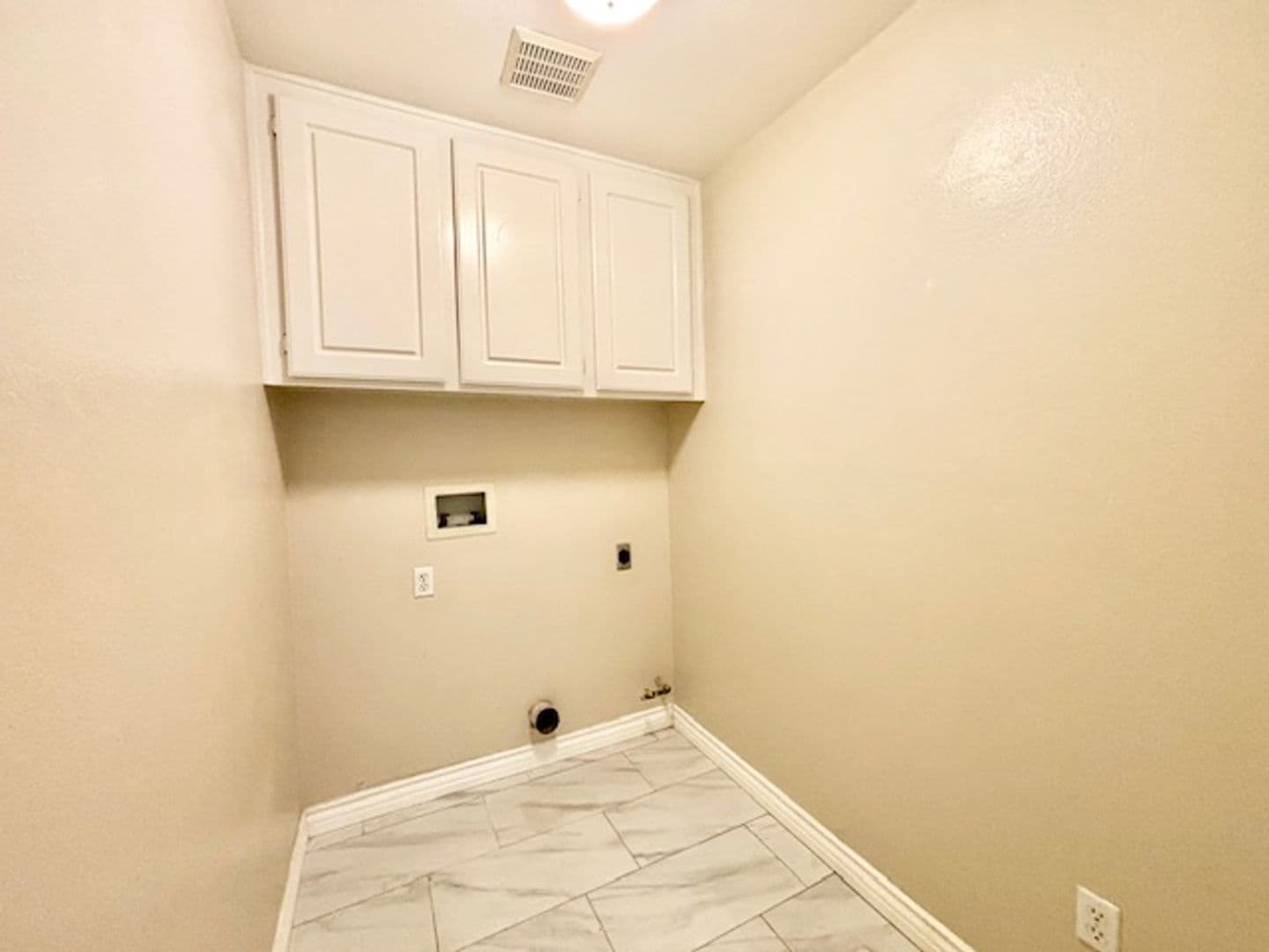 Oxnard Apartment: 417 Morado Pl