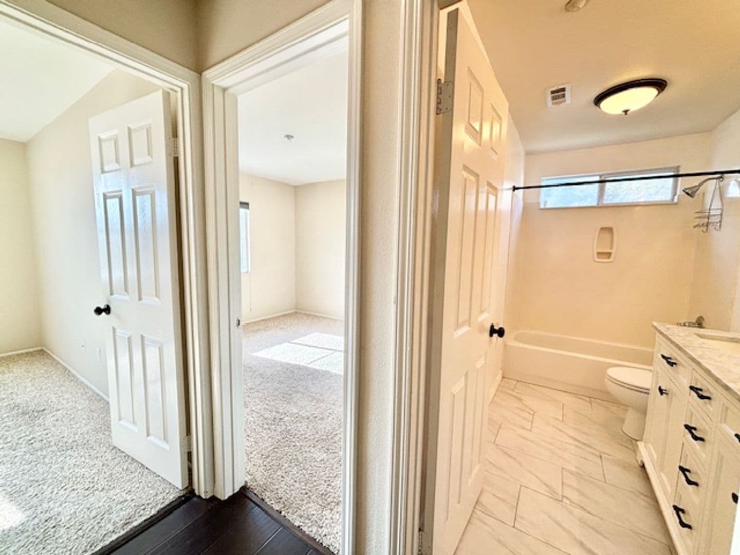 Oxnard Apartment: 417 Morado Pl