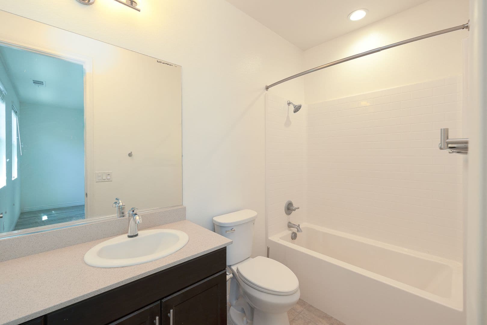 Camarillo House: 413 Castiano St