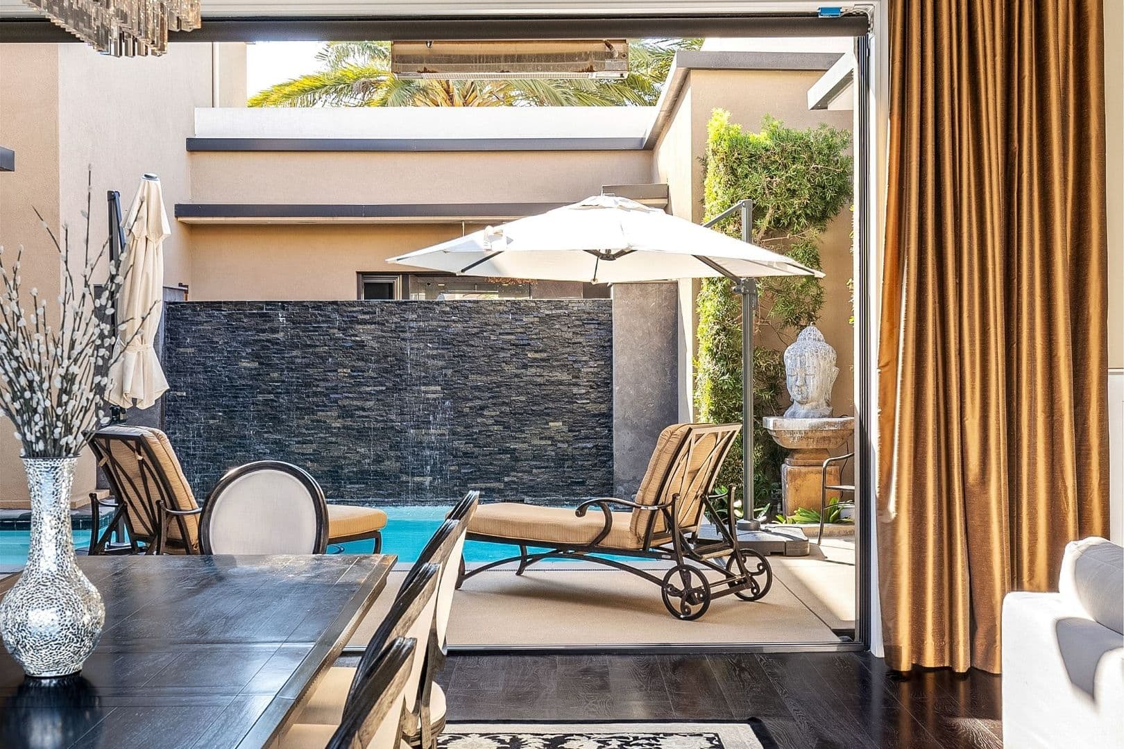 Oxnard House: 4490 Eastbourne Bay