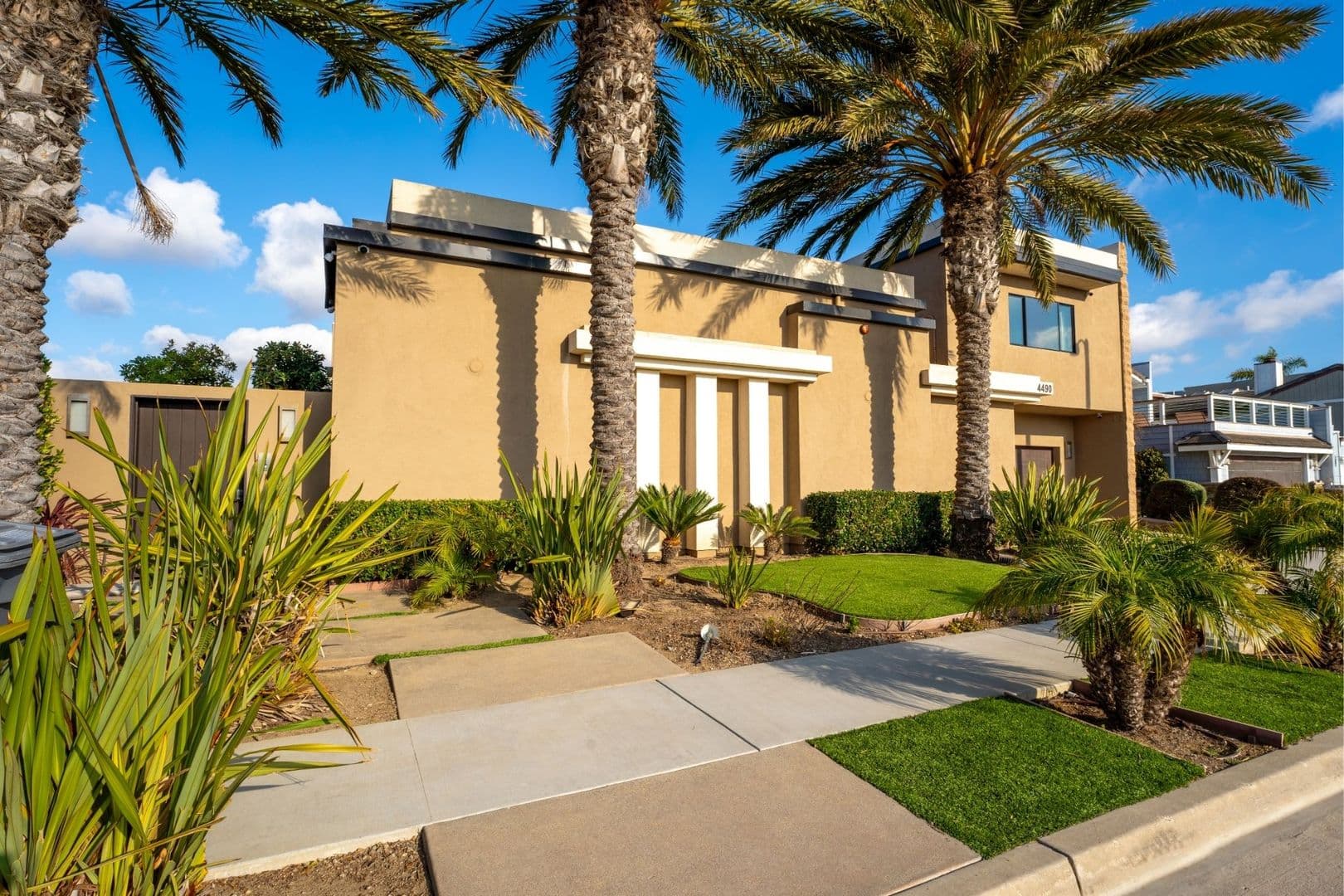 Oxnard House: 4490 Eastbourne Bay