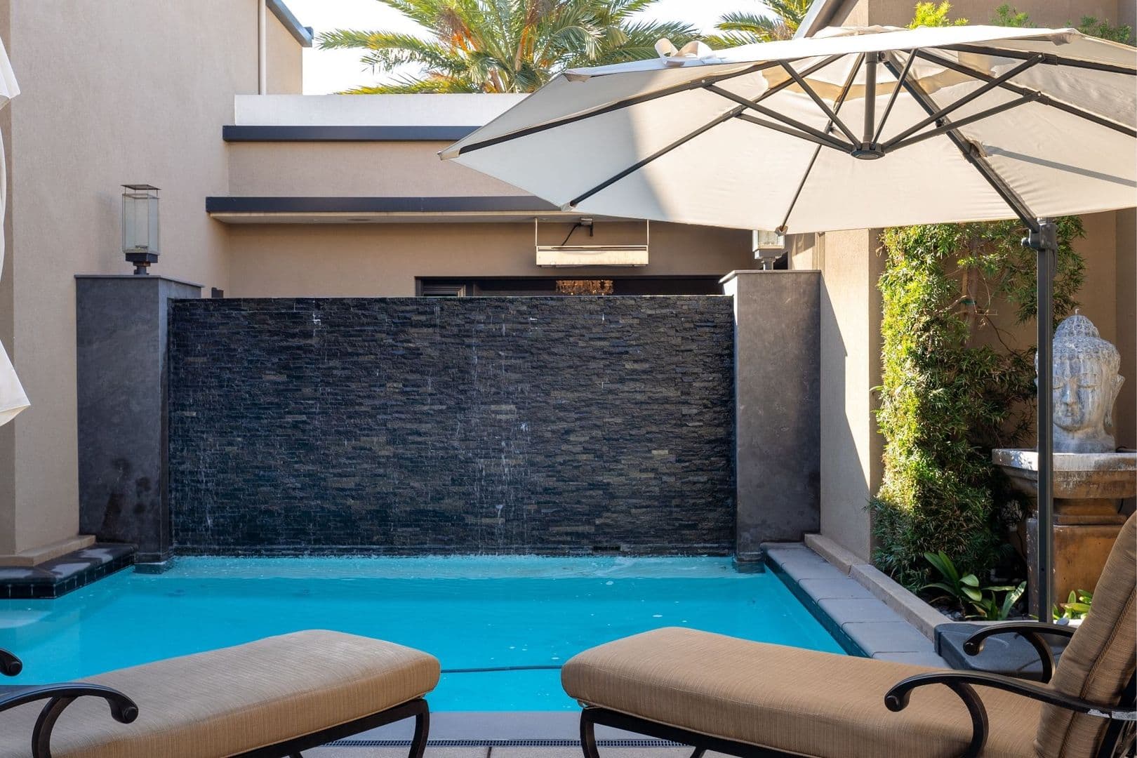 Oxnard House: 4490 Eastbourne Bay