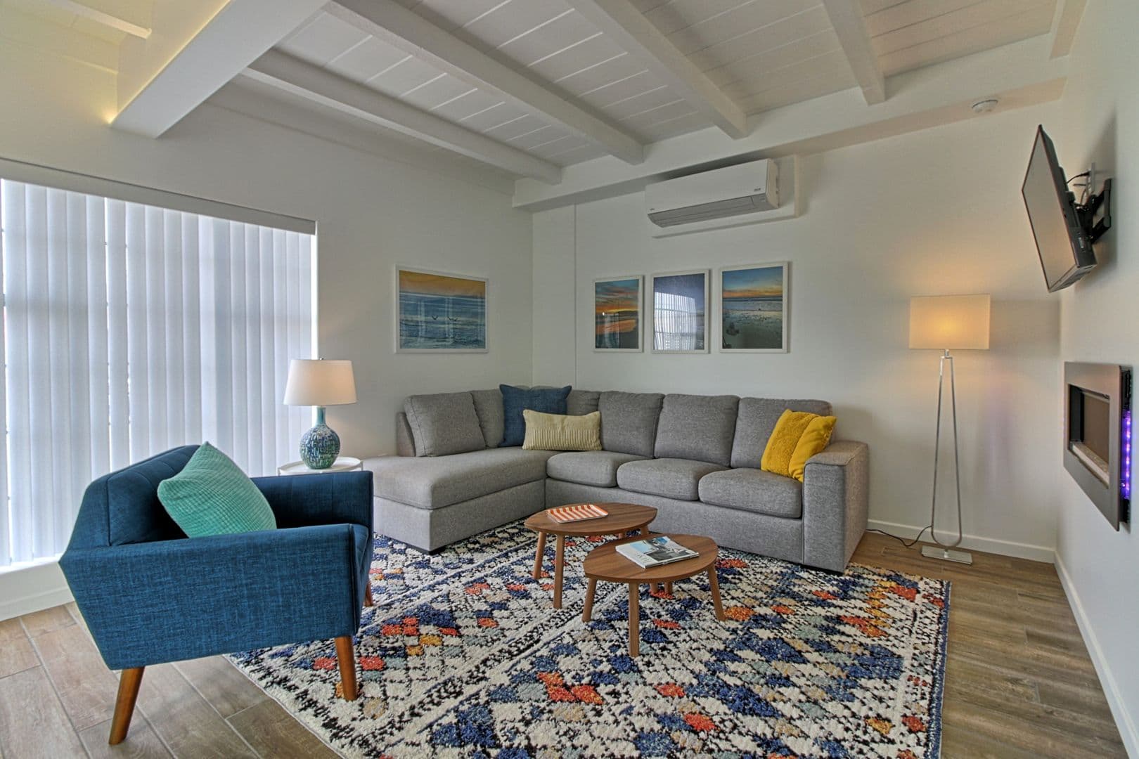 Ventura Apartment: 1072 Seaward