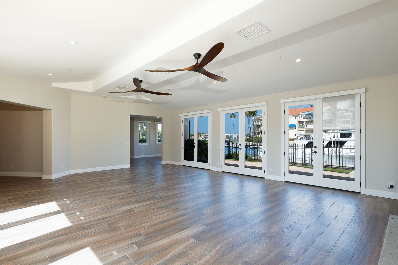 Oxnard House: 4211 W Hemlock St