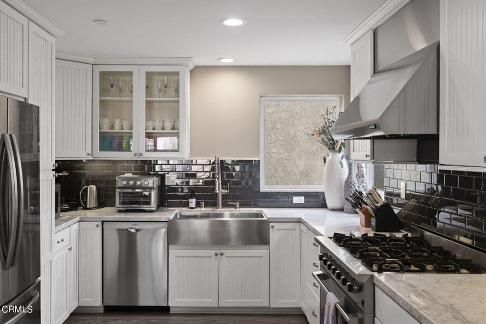 Oxnard Apartment: 104 La Brea St