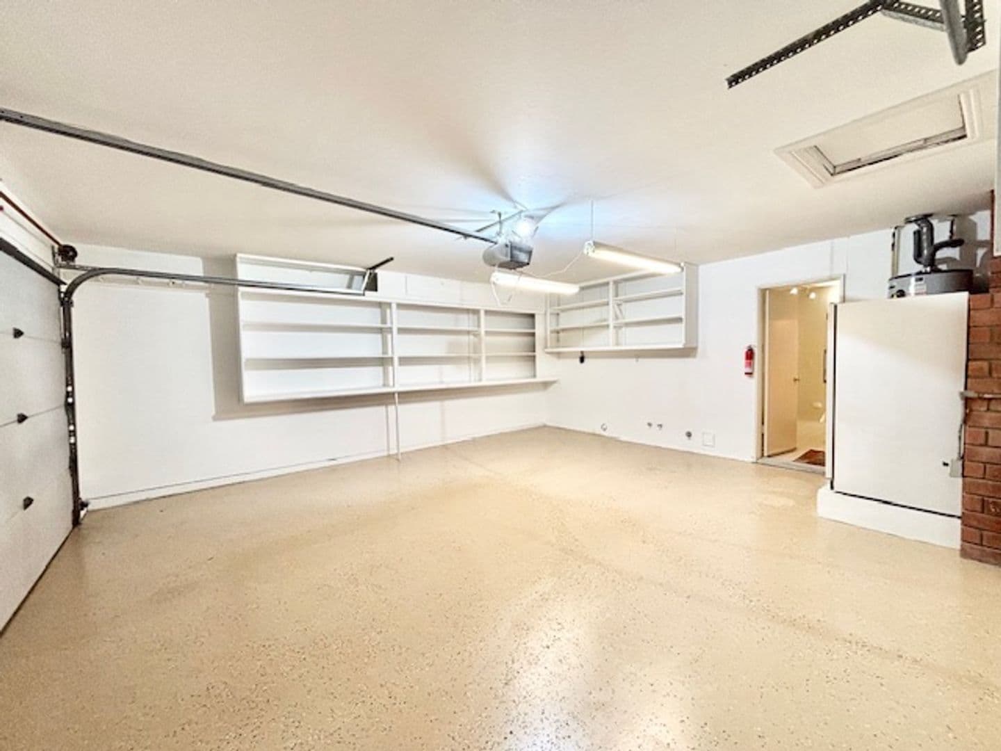 Port Hueneme House: 2556 Neptune Pl