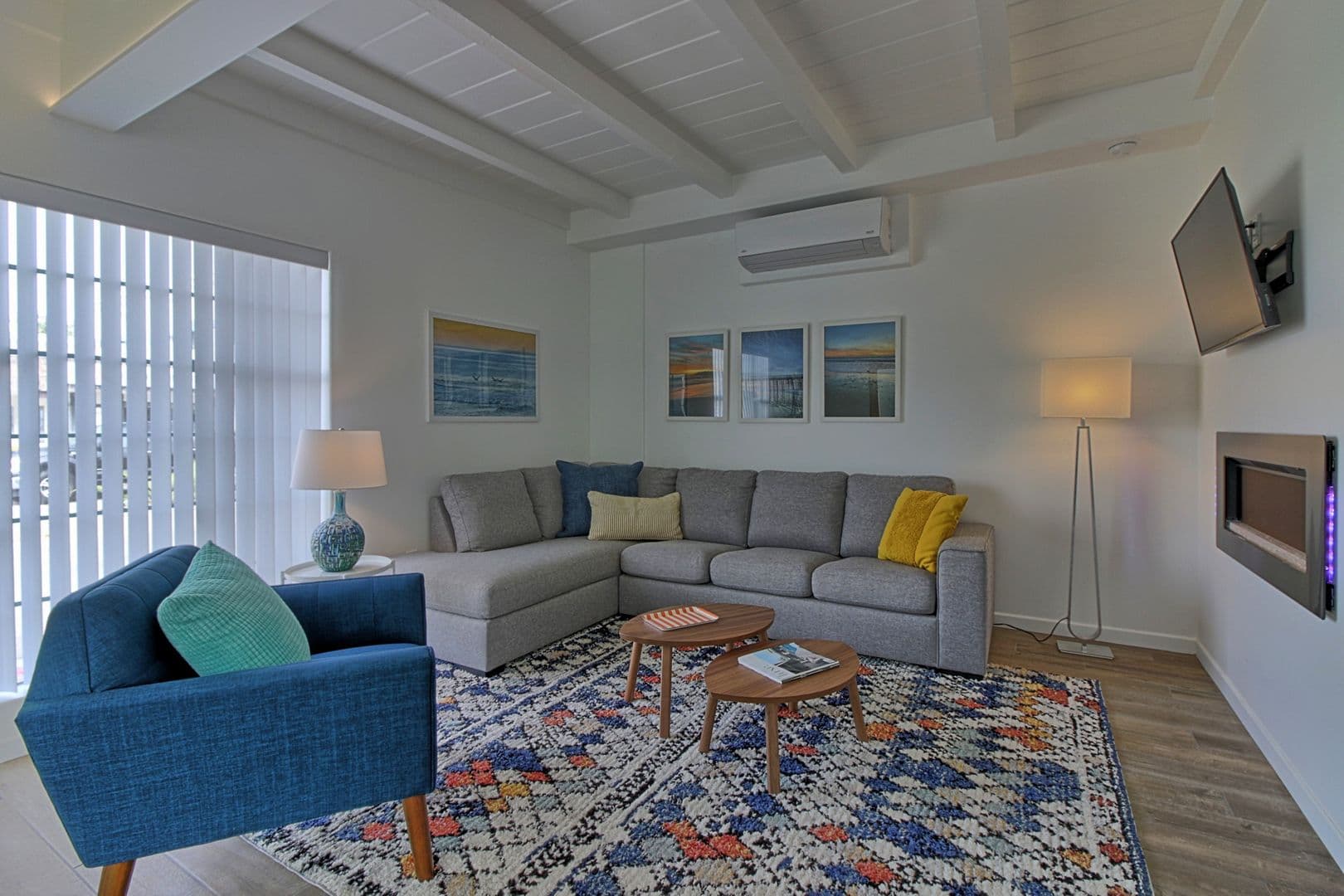 Ventura Apartment: 1072 Seaward
