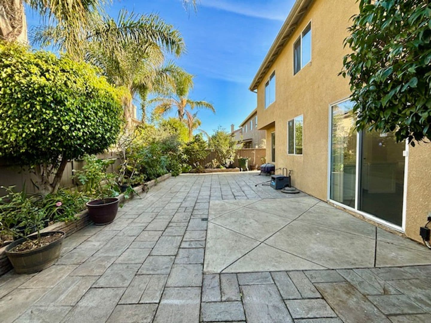 Oxnard Apartment: 417 Morado Pl