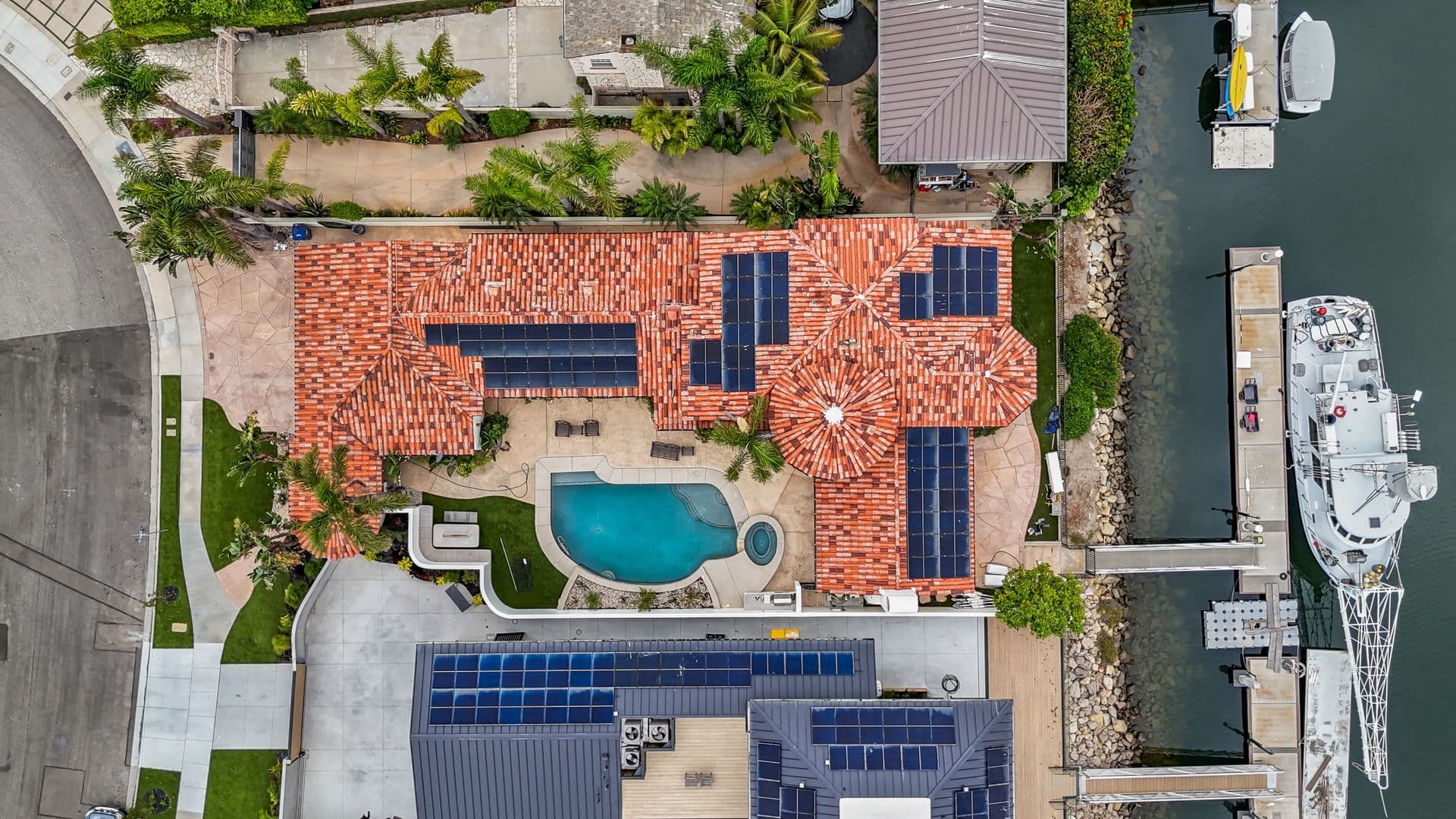 Oxnard House: 4211 W Hemlock St