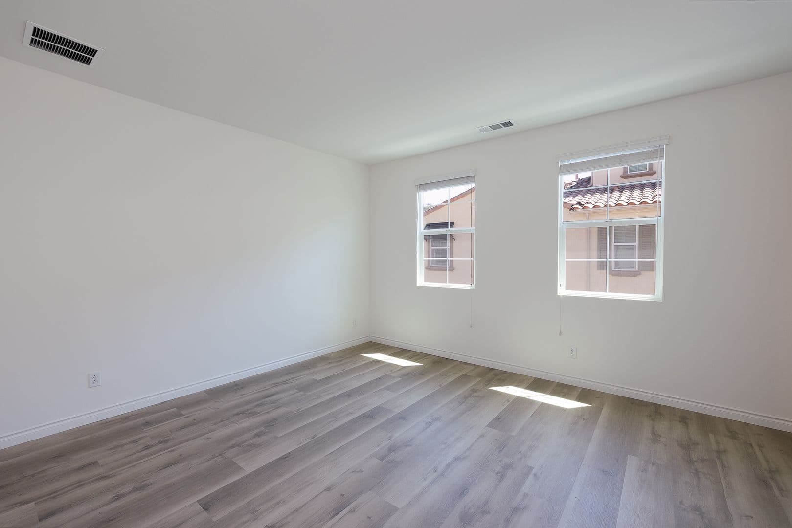 Camarillo House: 413 Castiano St