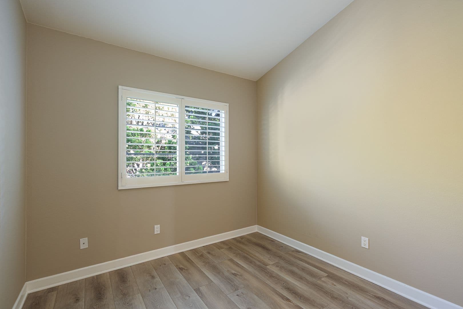 Ventura House: 935 Goodman St