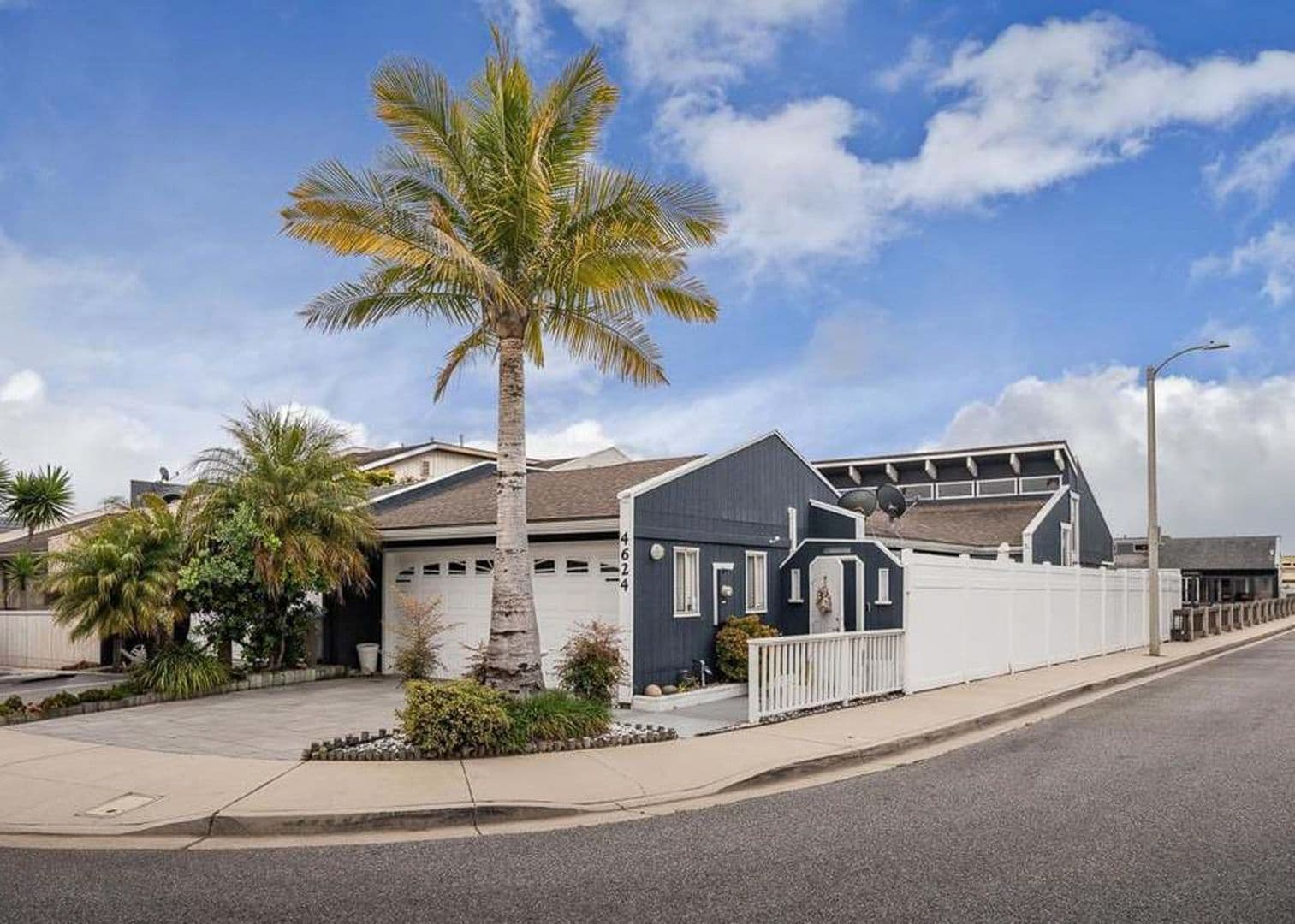 Oxnard Apartment: 4624 Falkirk Bay