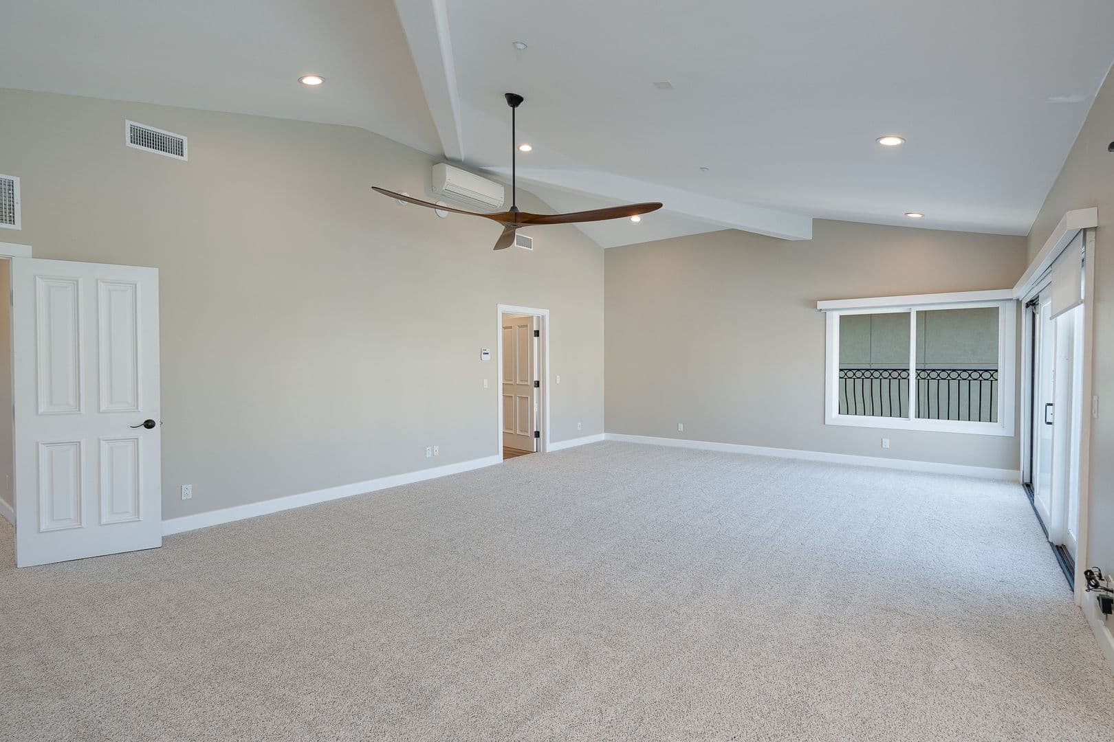 Oxnard House: 4211 W Hemlock St