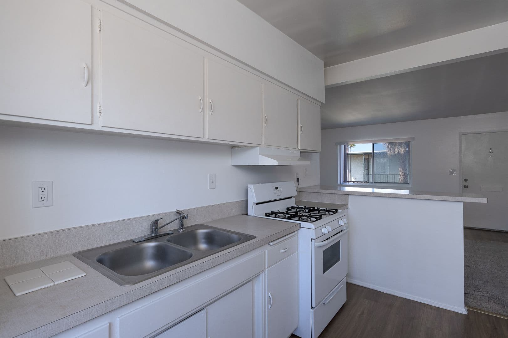 Oxnard House: 4910 Nautilus St Unit F