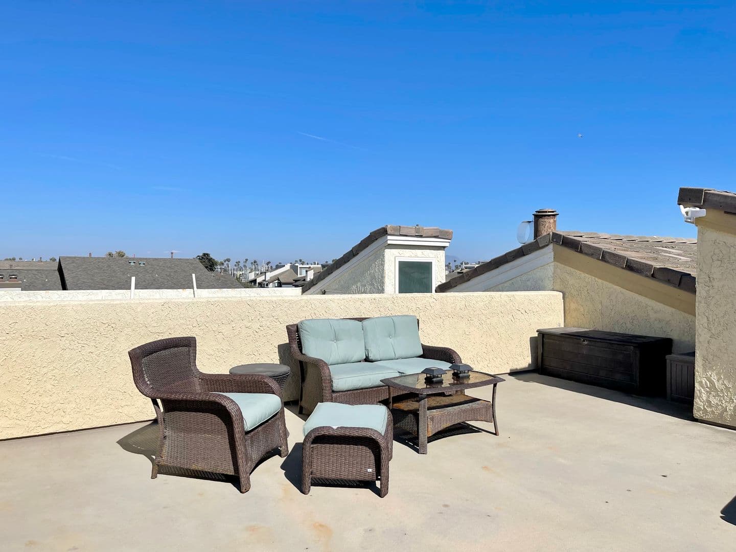 Oxnard House: 117 La Brea St