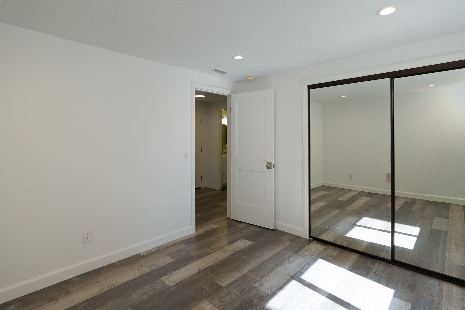 Oxnard House: 3908 Ocean Dr