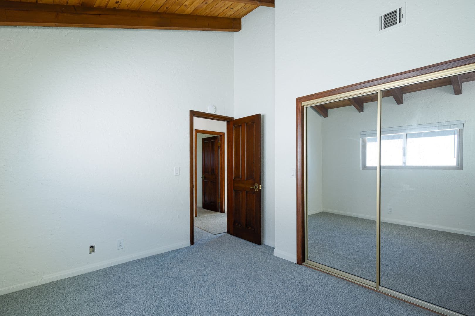 Oxnard House: 2341 Peninsula Rd
