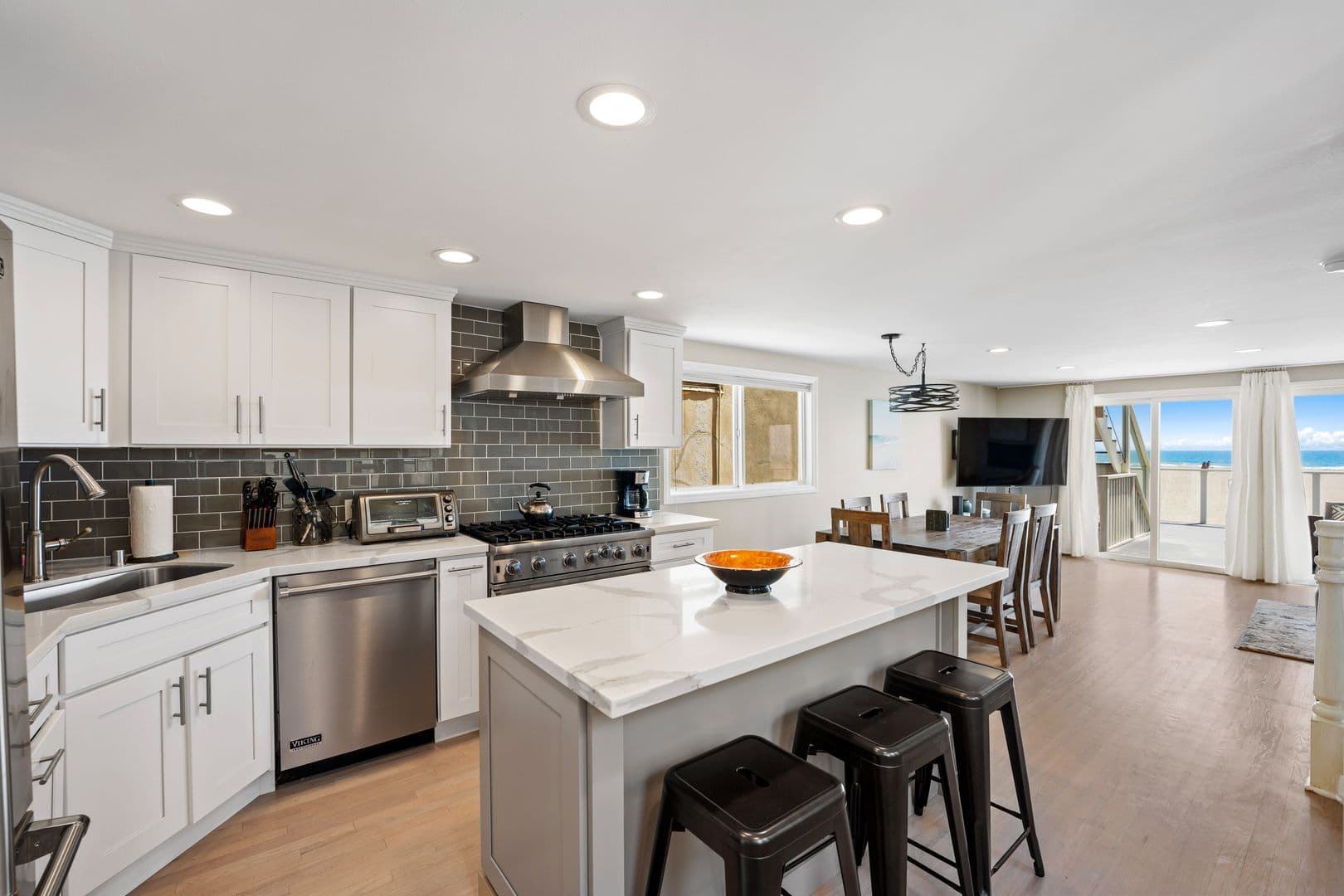 Oxnard House: 305 Ocean Dr