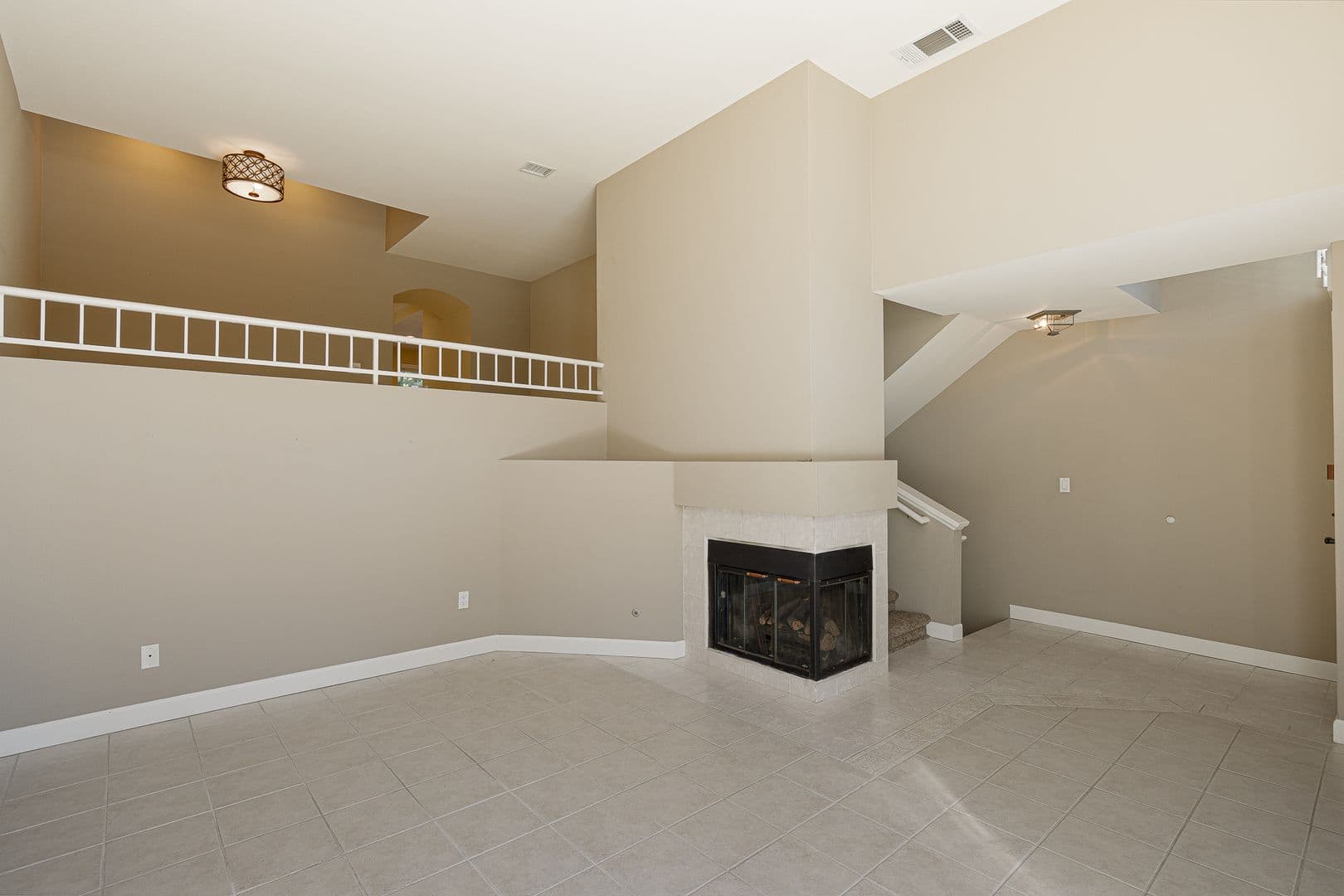 Ventura House: 935 Goodman St