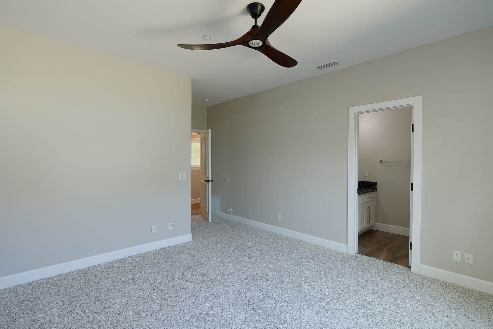 Oxnard House: 4211 W Hemlock St