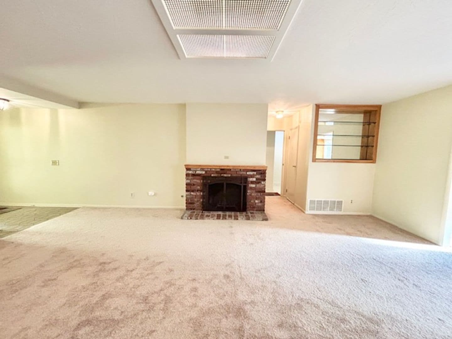 Port Hueneme House: 2556 Neptune Pl