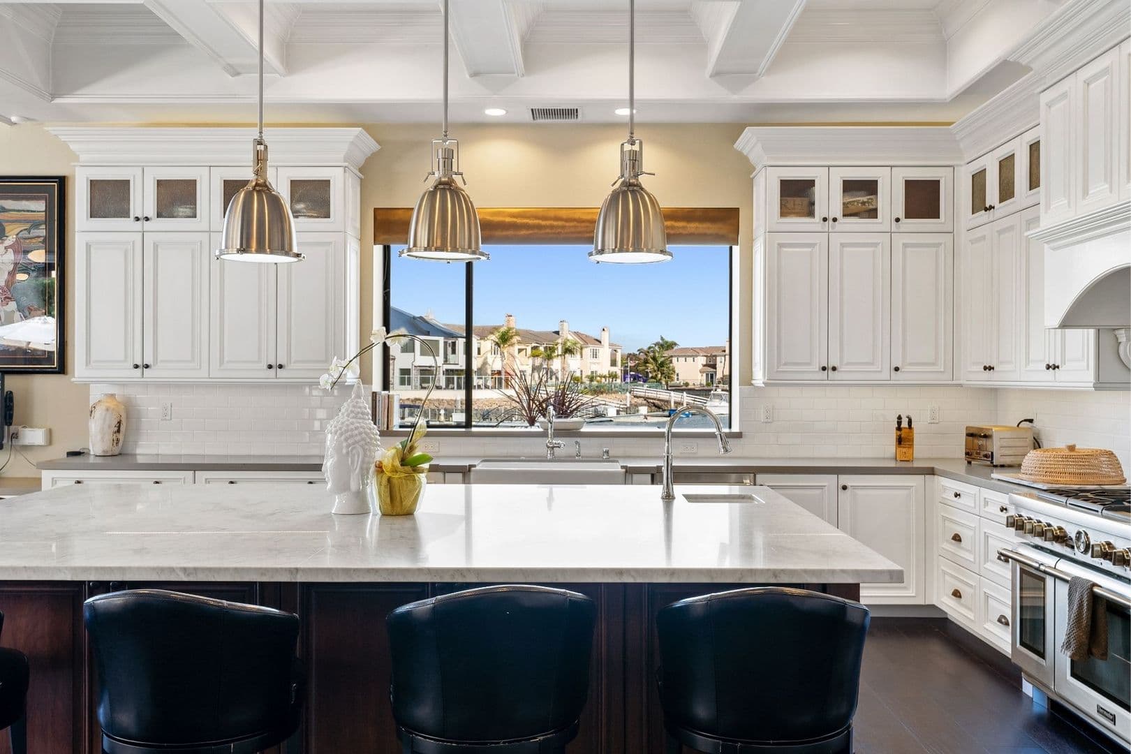 Oxnard House: 4490 Eastbourne Bay