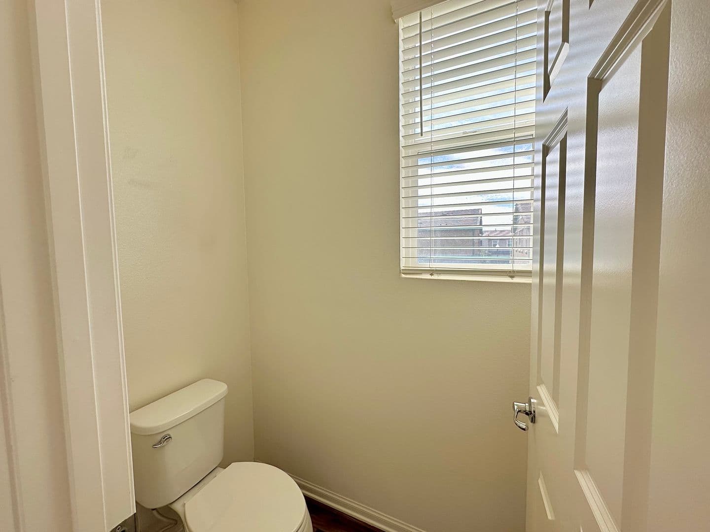 Oxnard House: 682 Seine River Way
