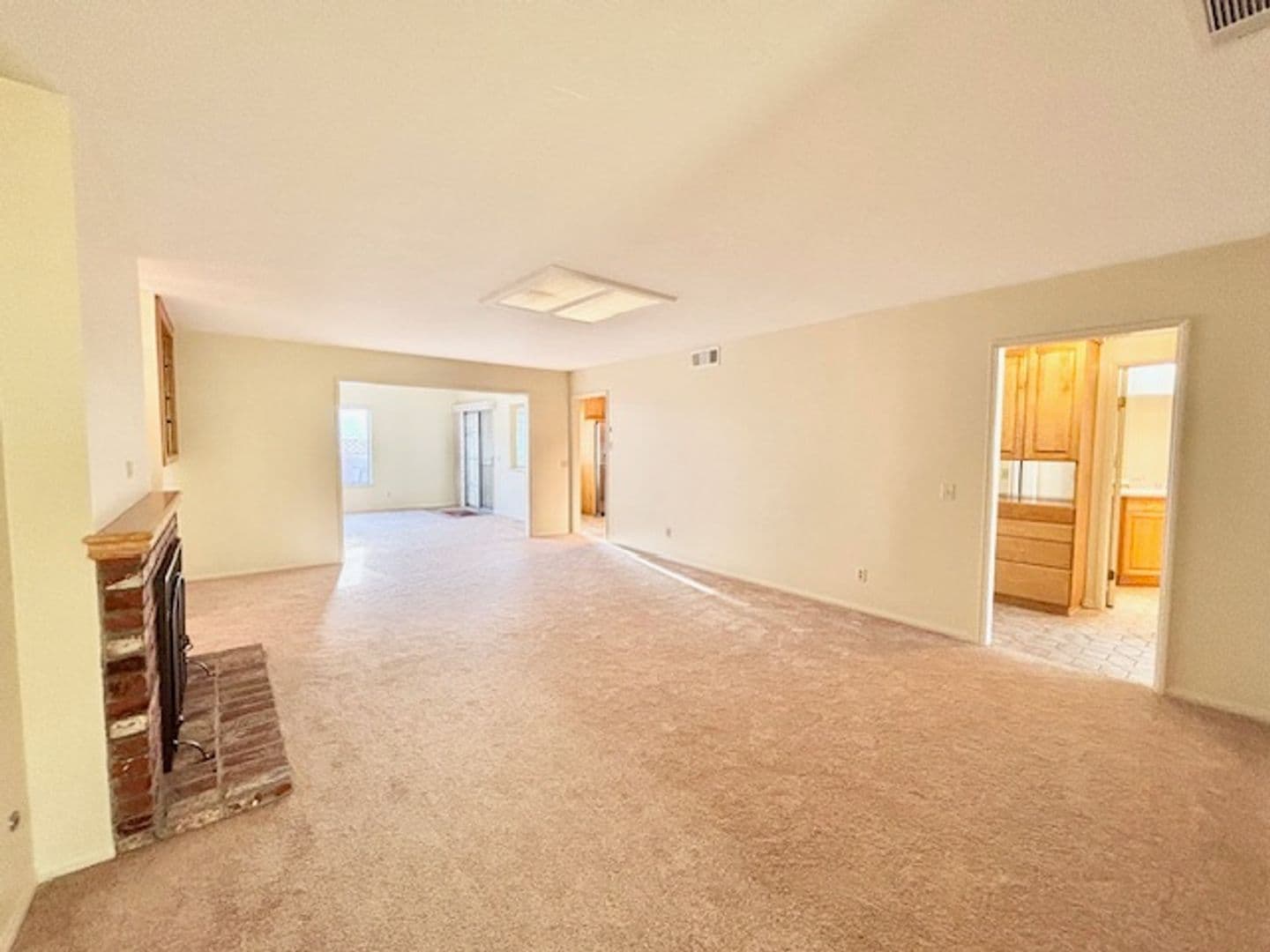 Port Hueneme House: 2556 Neptune Pl