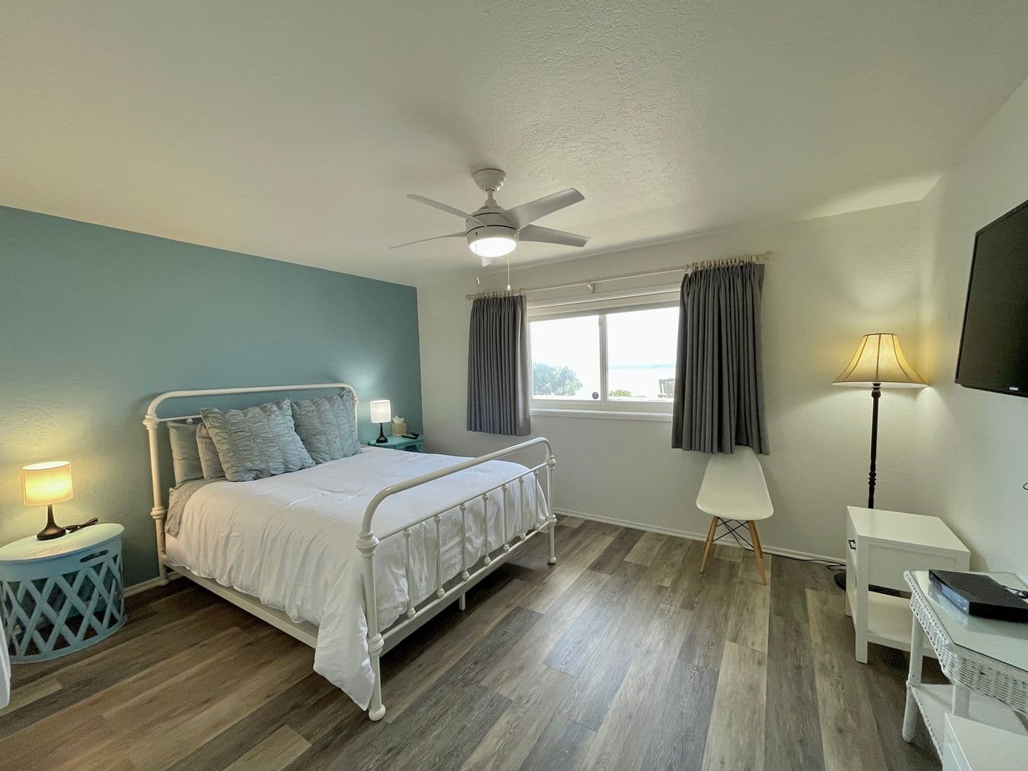 Oxnard Apartment: 4025 Ocean Dr.