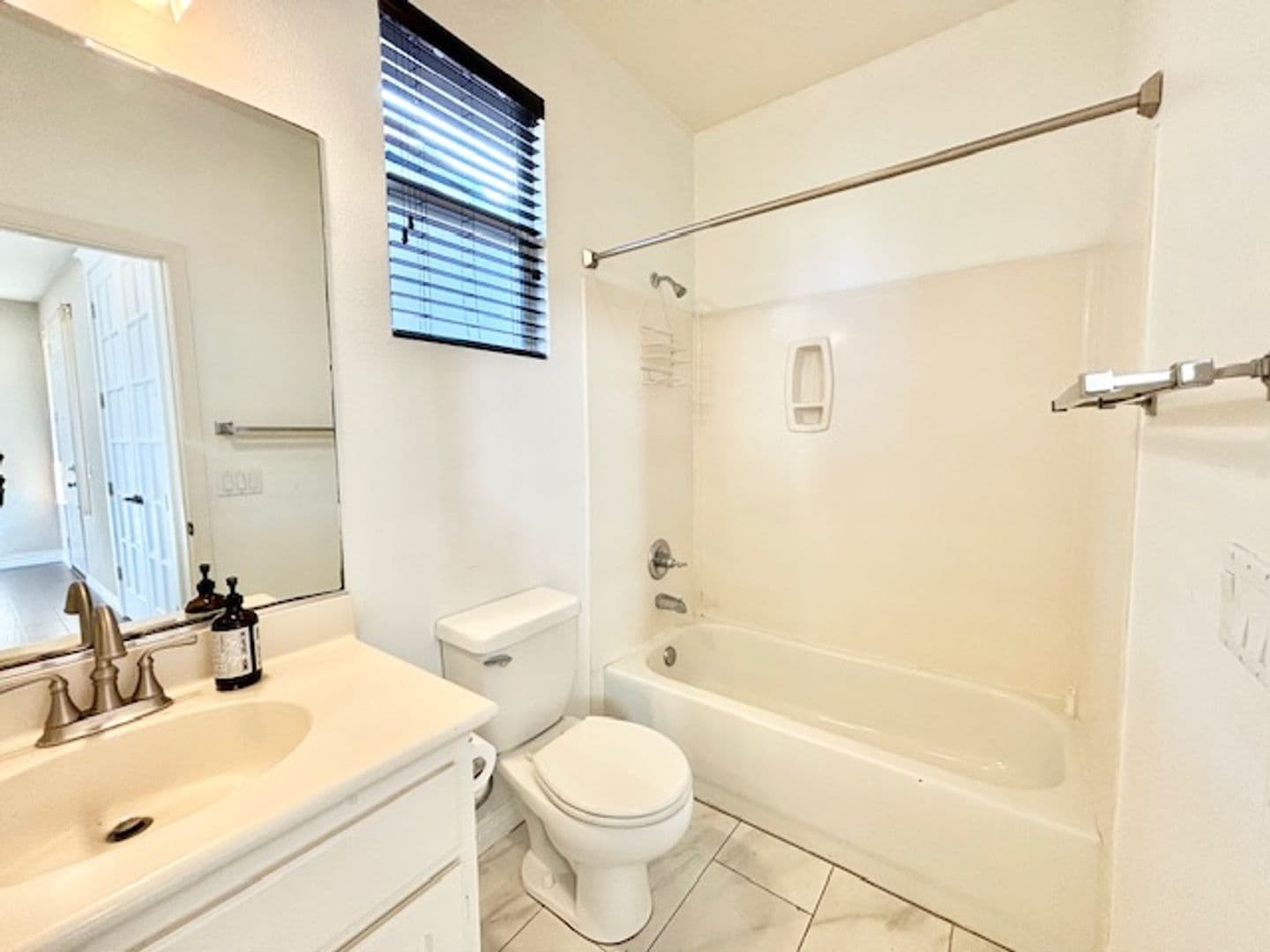 Oxnard Apartment: 417 Morado Pl